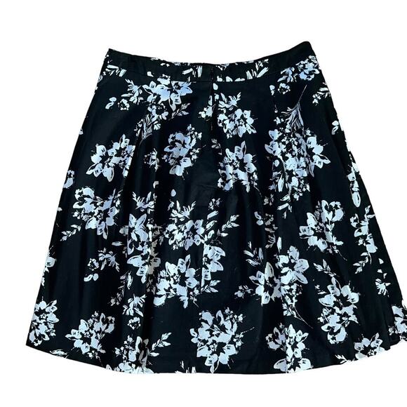 Valerie Stevens Black and White Floral A-Line Pleated Skirt SZ 14 - Picture 2 of 11